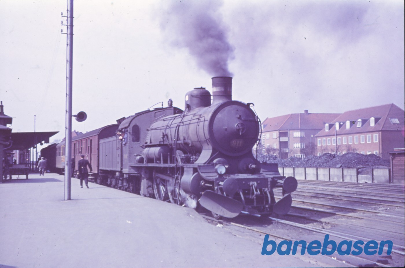 P 911 med tog 244 P 911 med tog 244