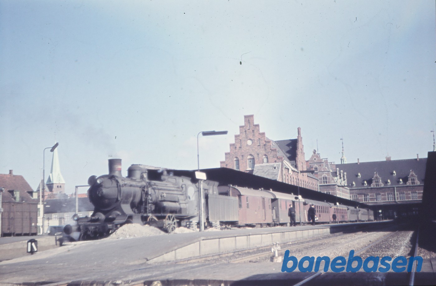 P 913 med tog 453 P 913 med tog 453