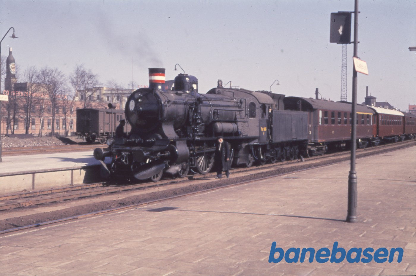 P 916 med persontog P 916 med persontog