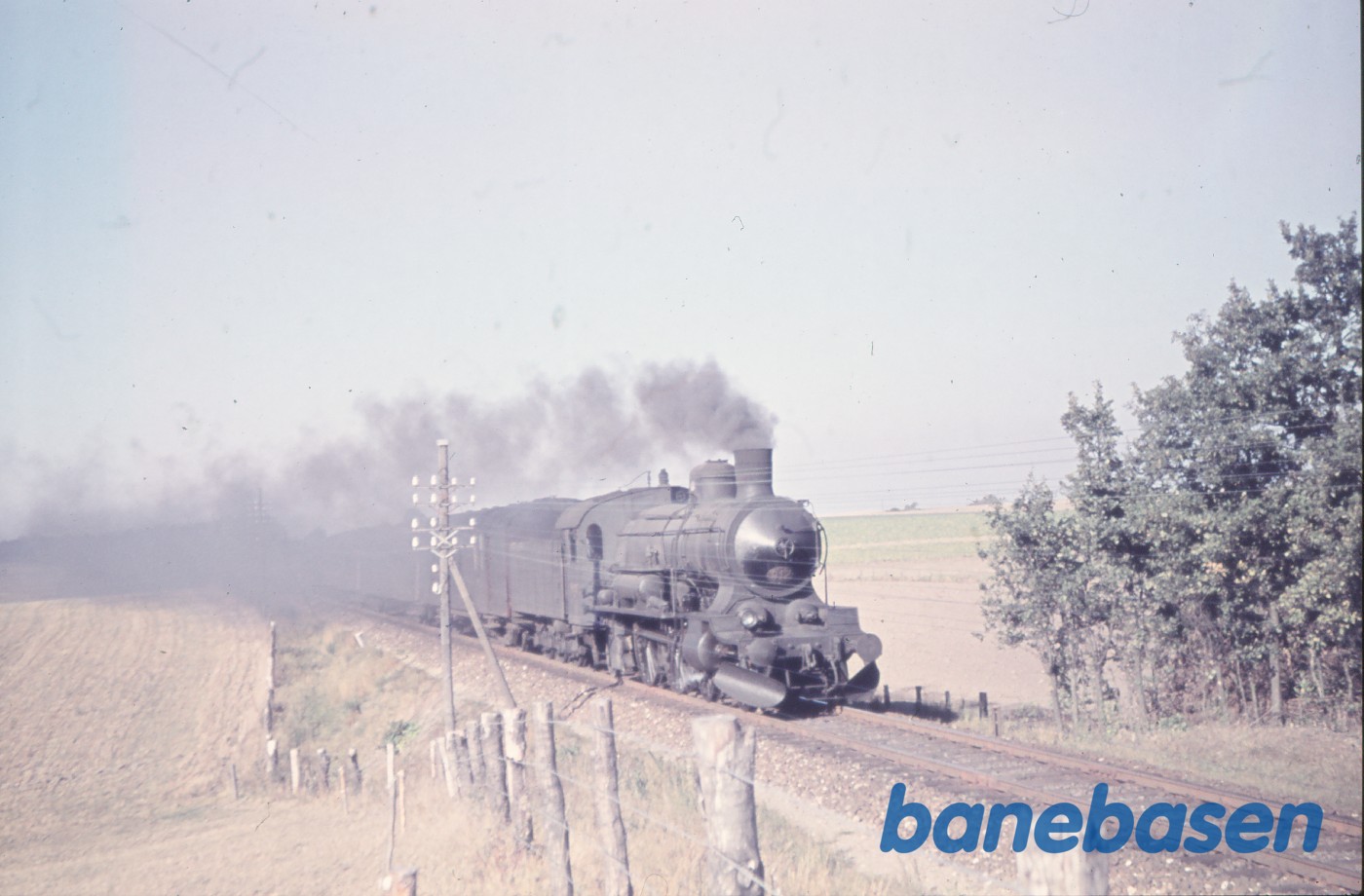 P 917 med tog 244 P 917 med tog 244