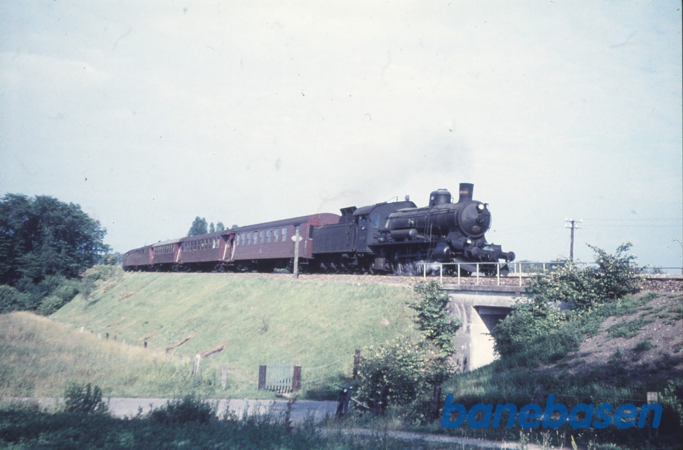 P 917 med tog 464 P 917 med tog 464