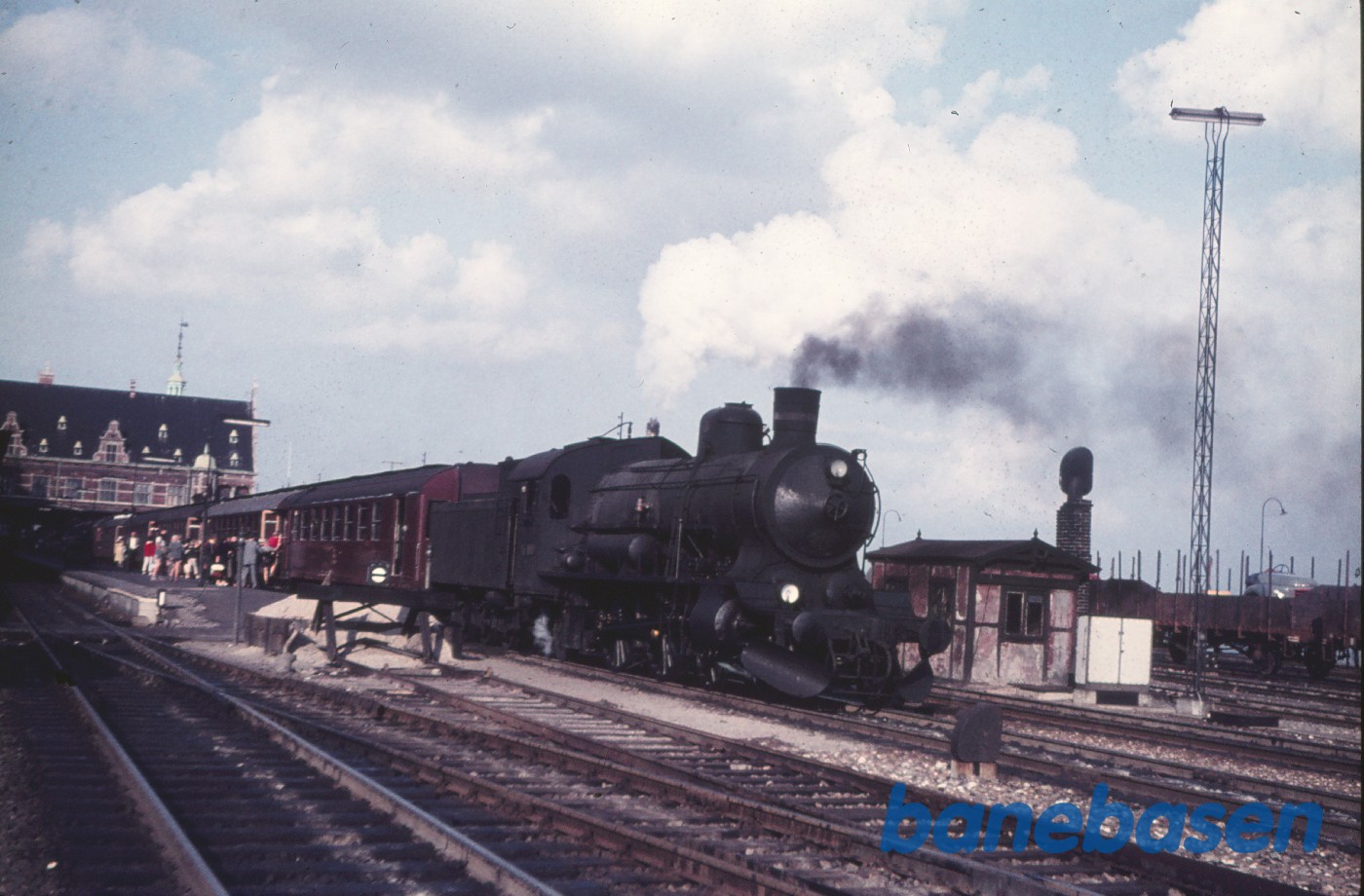 P-maskine med tog 464 P-maskine med tog 464