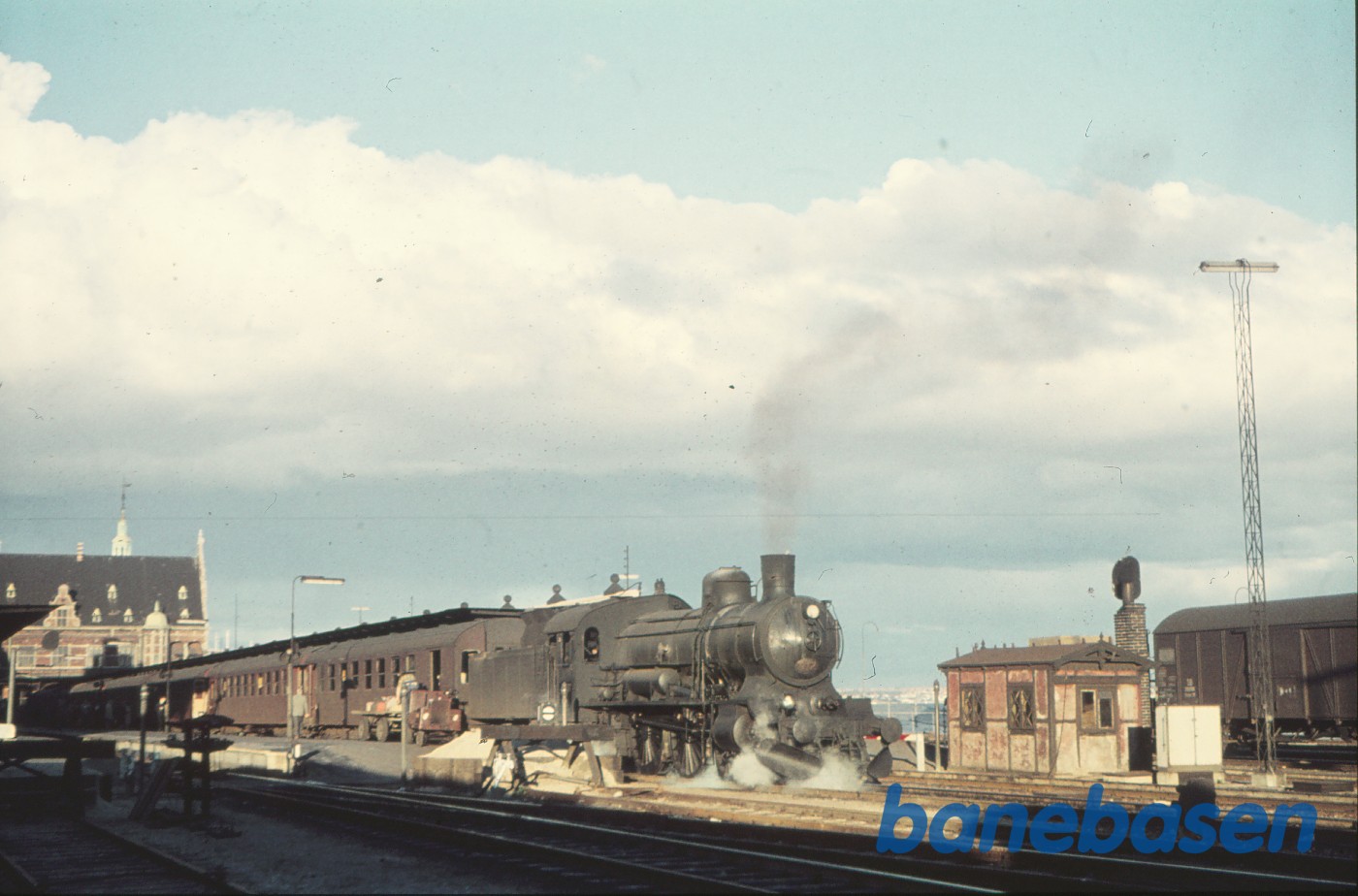 P 917 med tog 464 P 917 med tog 464