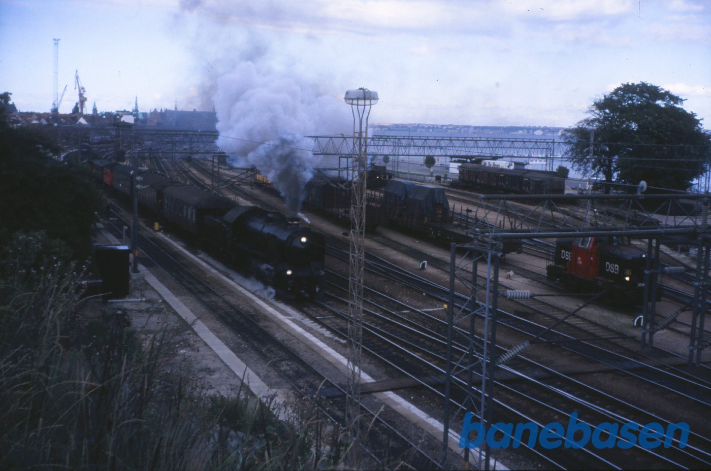 R 963 afgår med særtog for HgJK R 963 afgår med særtog for HgJK