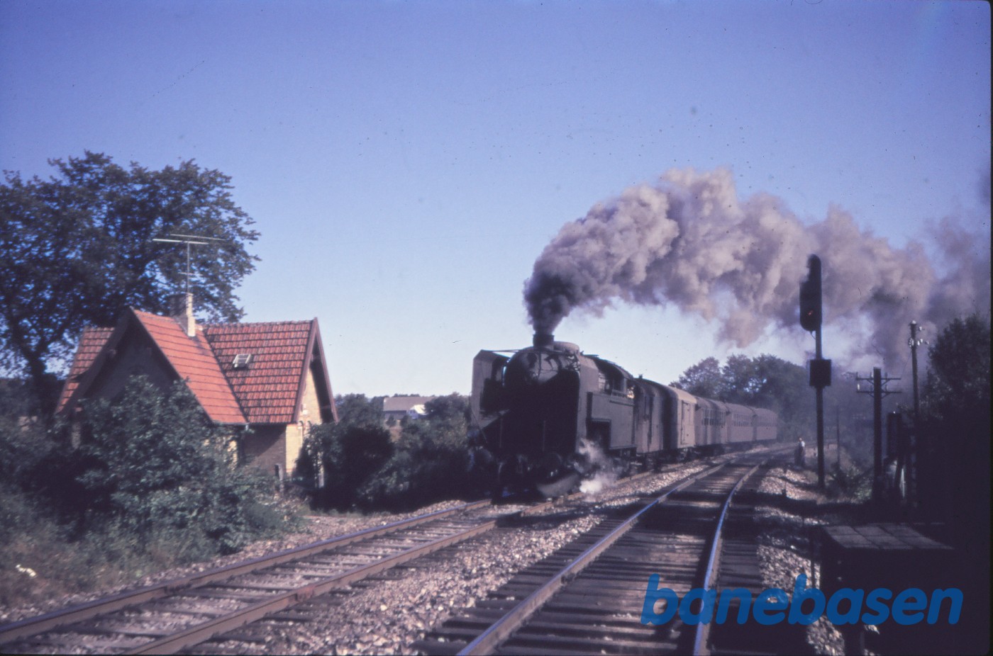 S-maskine med tog 434 ved Snekkersten S-maskine med tog 434 ved Snekkersten