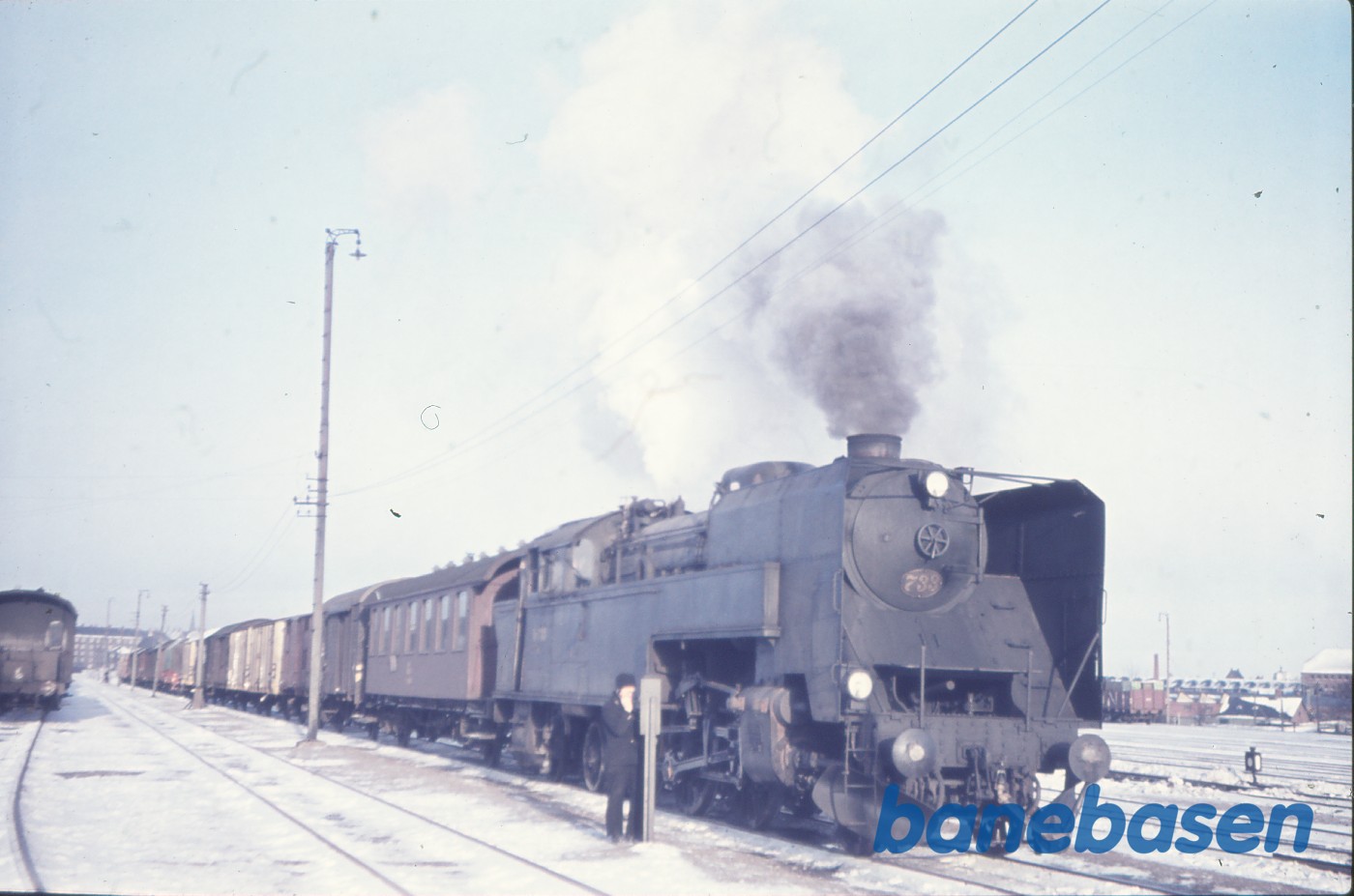 S 733 med godstog S 733 med godstog