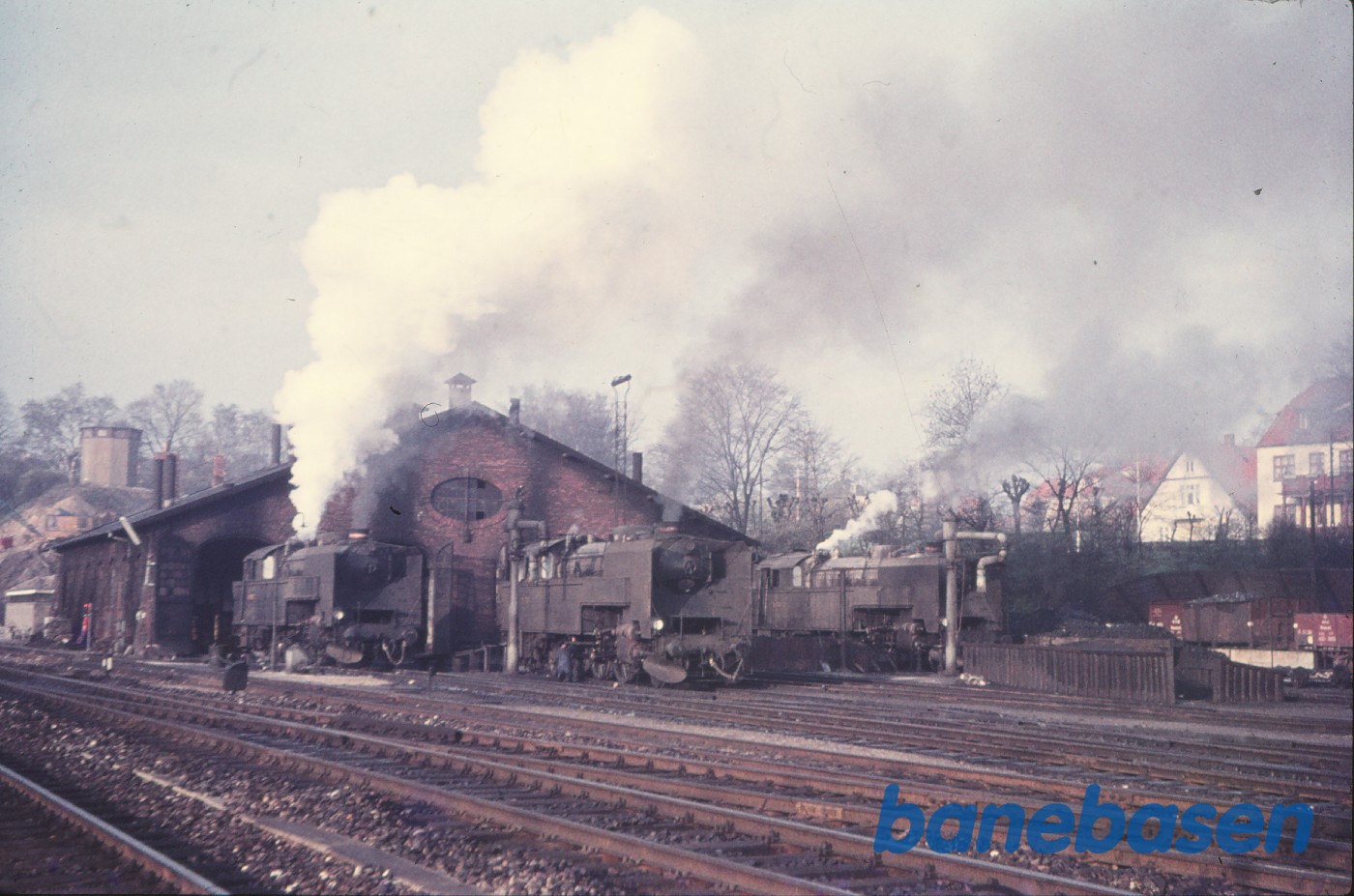 3 S-maskiner ved remisen 3 S-maskiner ved remisen