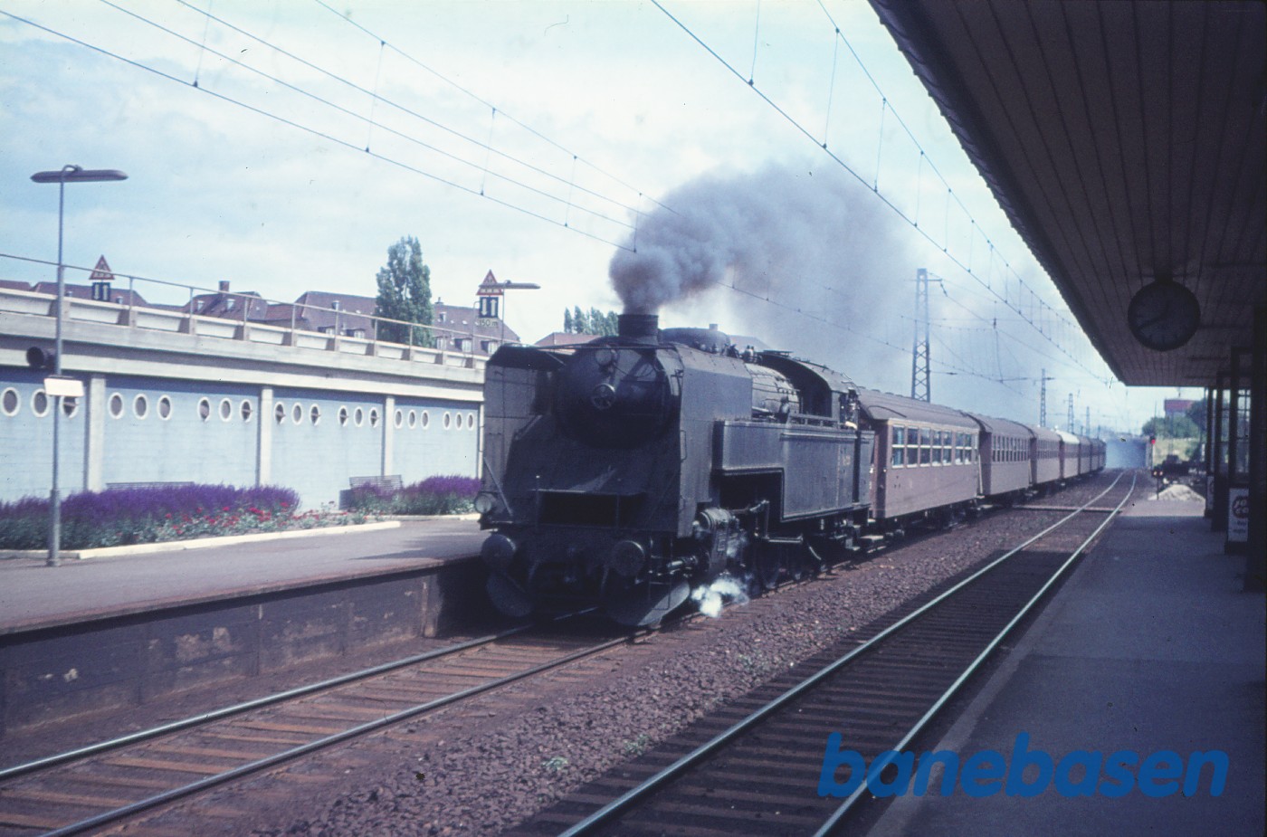 S-maskine med persontog S-maskine med persontog