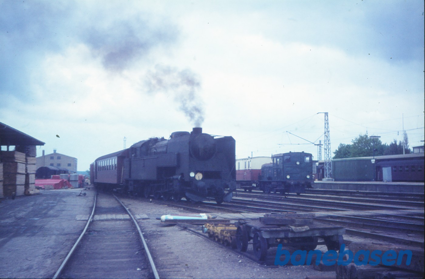 S 726 med godstog S 726 med godstog