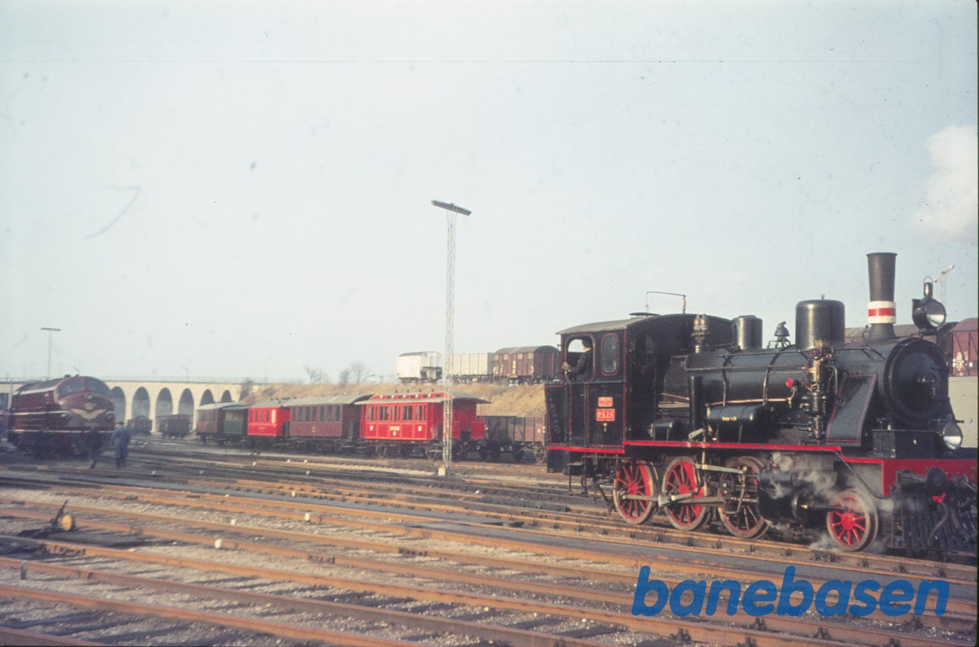 Damplokomotiv ØSJS nr. 7 og HgJK-vogne Damplokomotiv ØSJS nr. 7 og HgJK-vogne