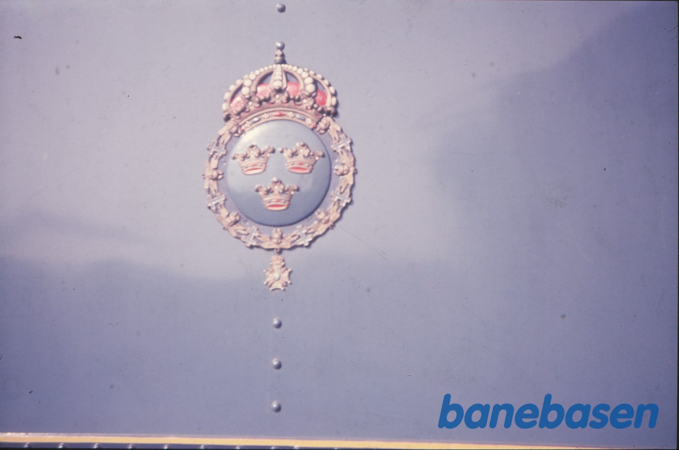 Våbenskjold på kongevogn So3 2904 Våbenskjold på kongevogn So3 2904