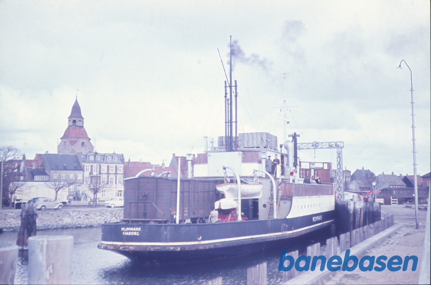 M/F Mommark M/F Mommark