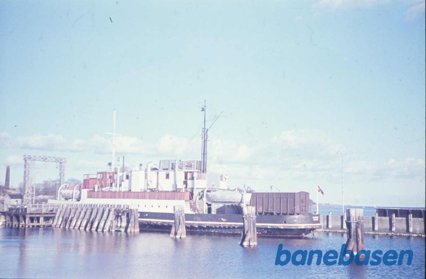 M/F Mommark M/F Mommark