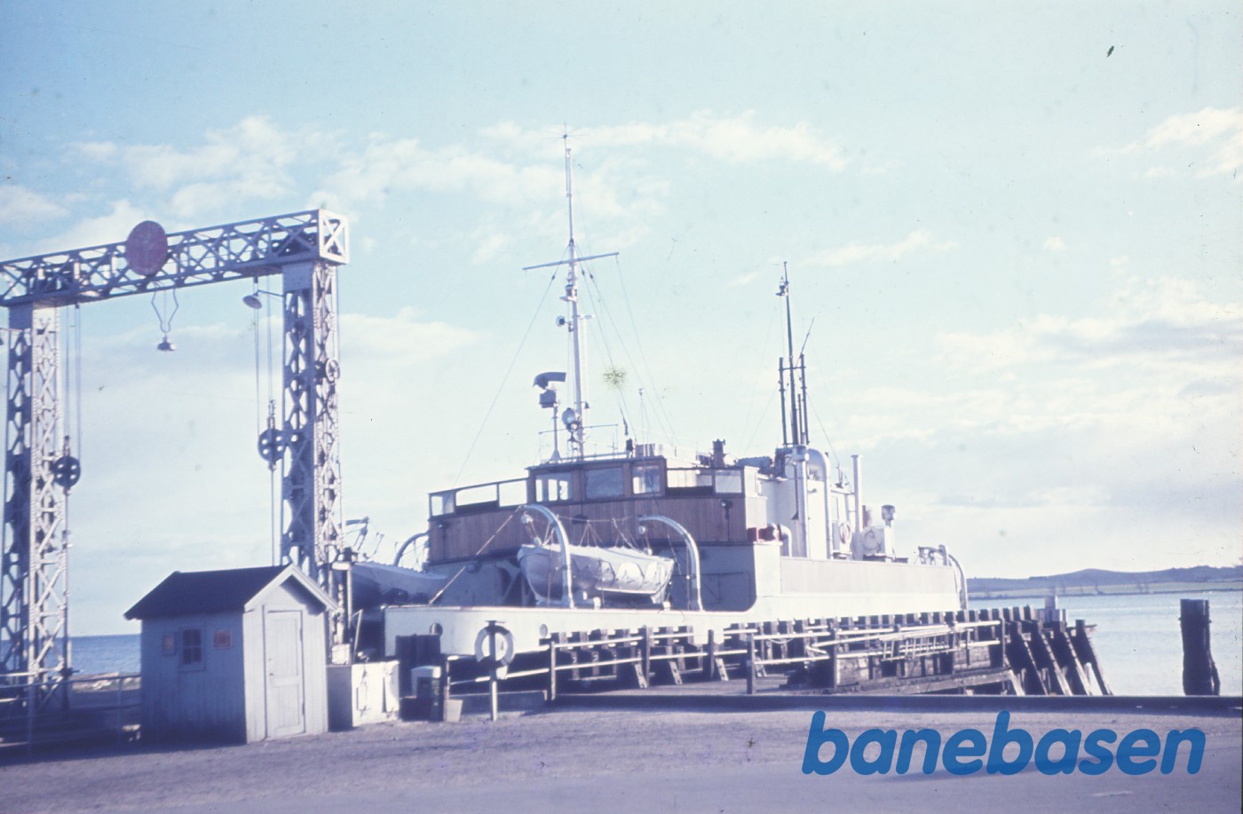 M/F Mommark M/F Mommark