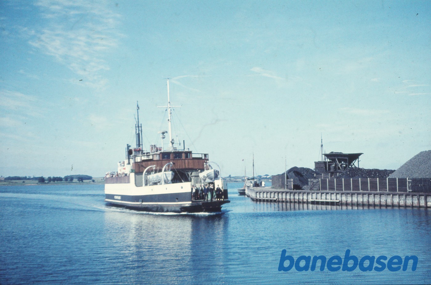 M/F Mommark M/F Mommark