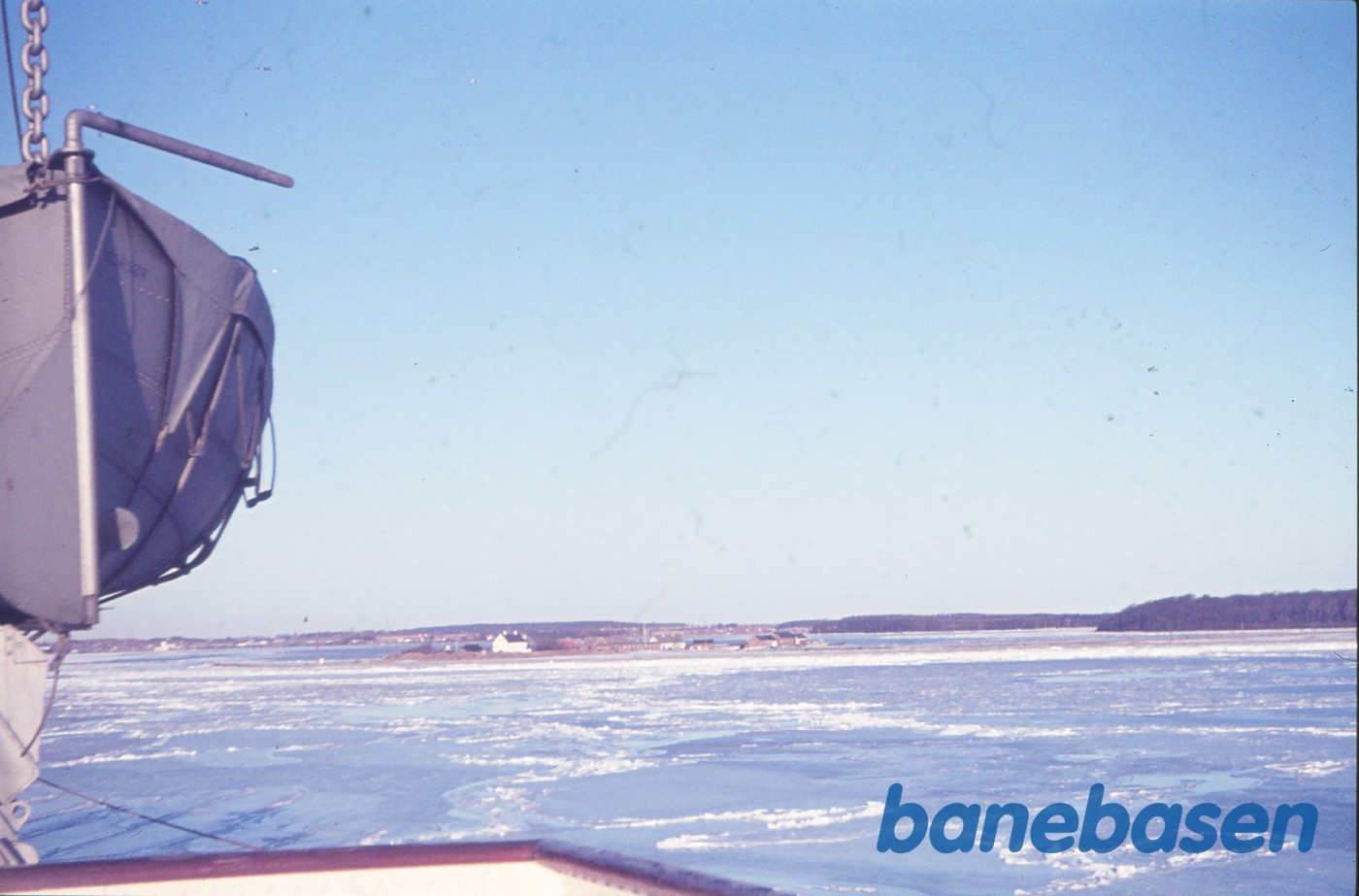 Isvinter på Storebælt, vue mod Knudshoved Isvinter på Storebælt, vue mod Knudshoved