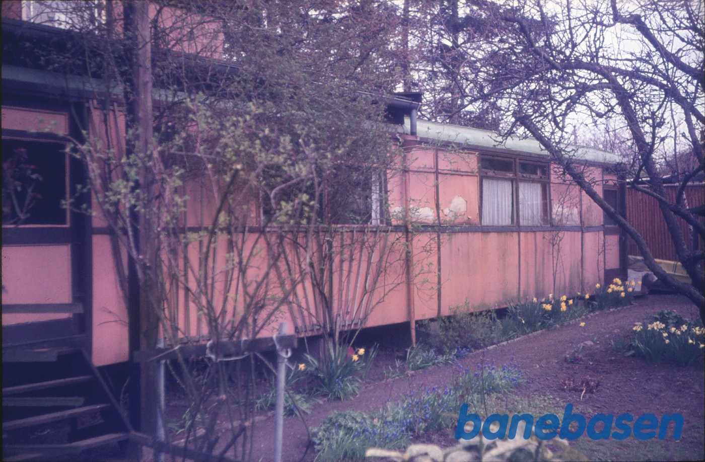 Vognkasse fra dampvogn "Bananen" som havehus på Montebello Allé Vognkasse fra dampvogn "Bananen" som havehus på Montebello Allé