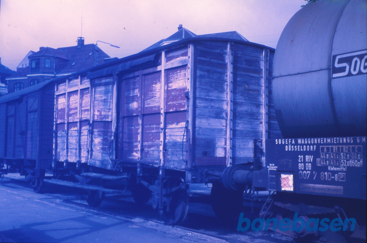 Lukket gods-og bænkevogn HHGB Q 5 Lukket gods-og bænkevogn HHGB Q 5