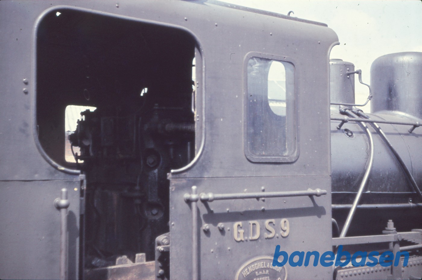 Kig ind i førerhuset på damplokomotiv nr. 9 Kig ind i førerhuset på damplokomotiv nr. 9