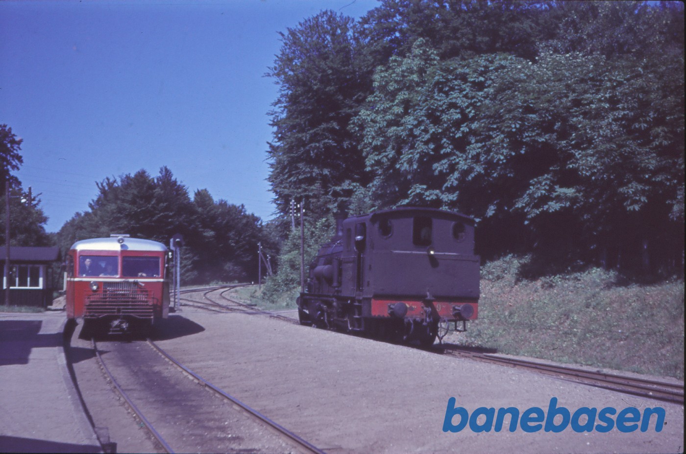 Damplokomotiv nr. 9 og skinnebus Damplokomotiv nr. 9 og skinnebus