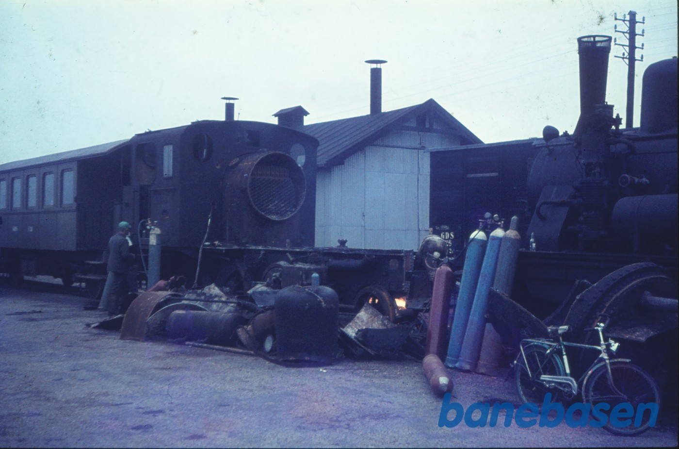 Damplokomotiv nr. 10 under ophugning Damplokomotiv nr. 10 under ophugning