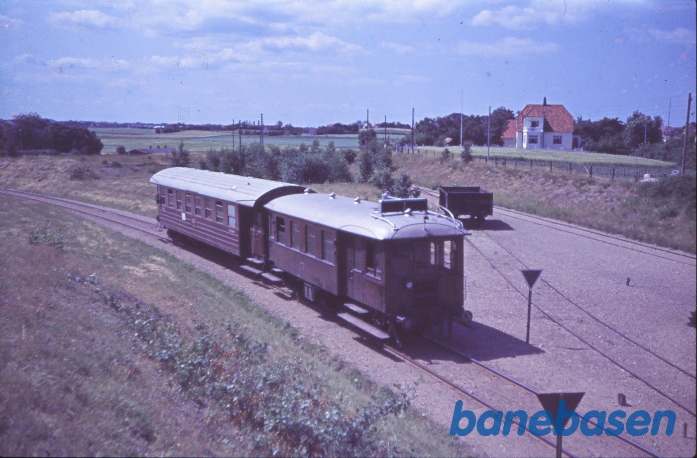 Triangel-motorvogn under indkørsel Triangel-motorvogn under indkørsel
