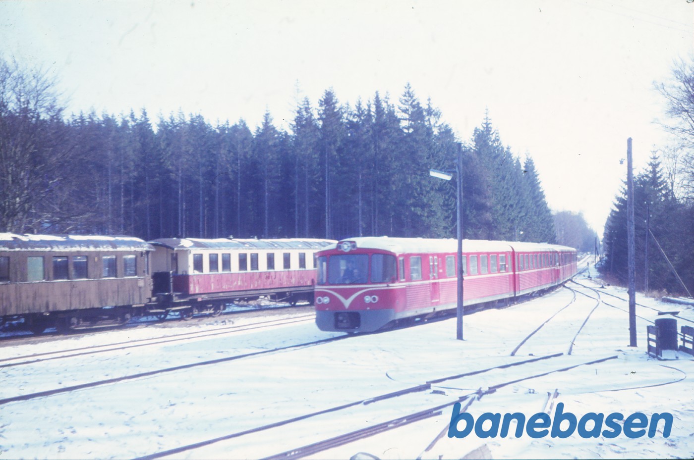 Y-tog under indkørsel fra Hillerød Y-tog under indkørsel fra Hillerød