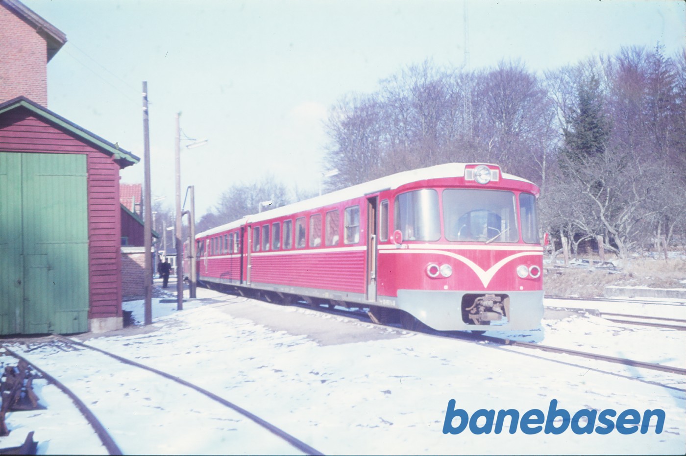 Y-tog ved perron Y-tog ved perron