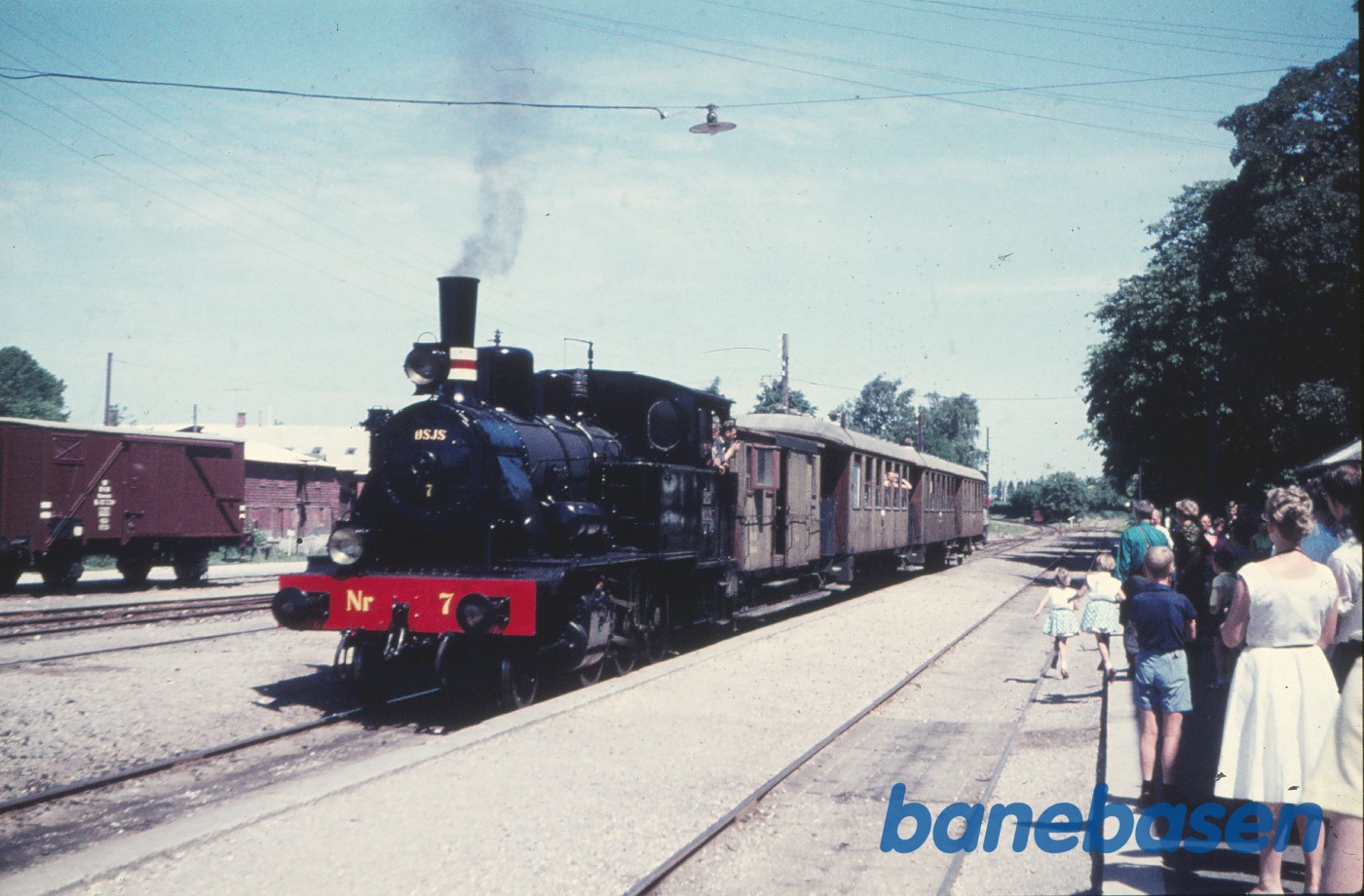 Damplokomotiv nr. 7 med udflugtstog for DMJK Damplokomotiv nr. 7 med udflugtstog for DMJK