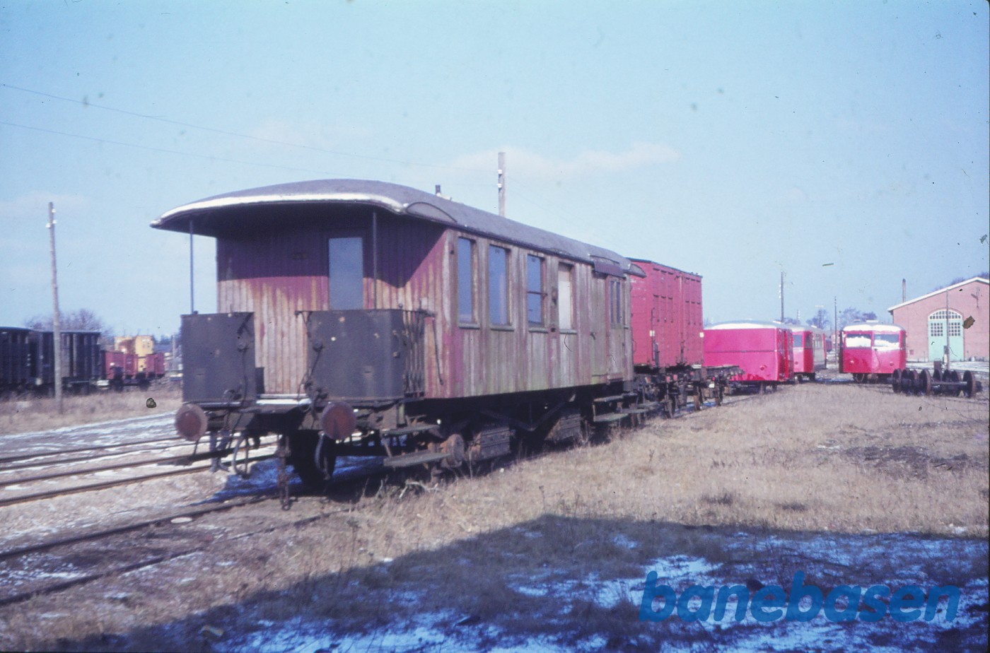 HV E 134 + godsvogne HV E 134 + godsvogne