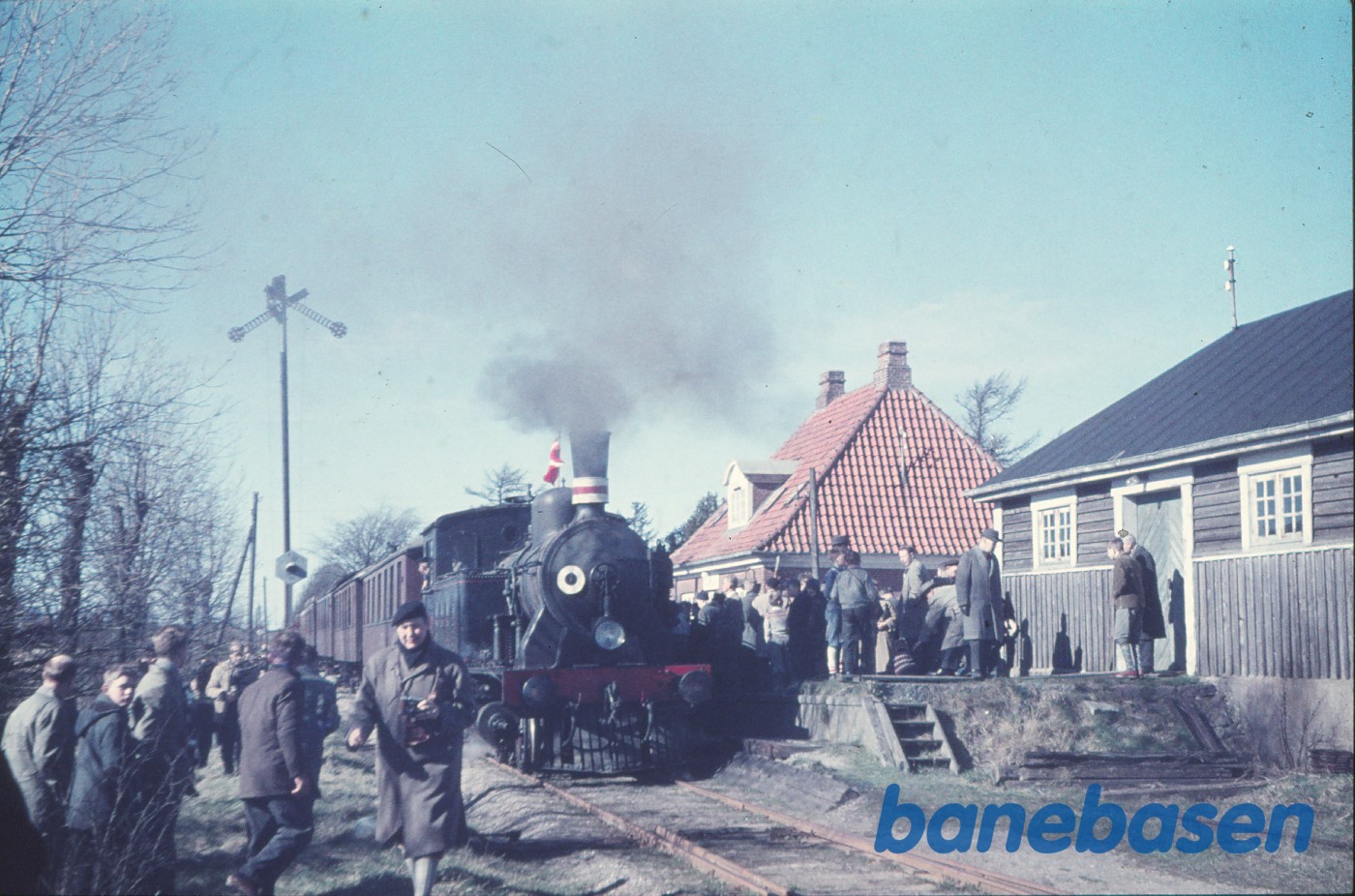 Damplokomotiv nr. 4 med udflugtstog for DJK Damplokomotiv nr. 4 med udflugtstog for DJK
