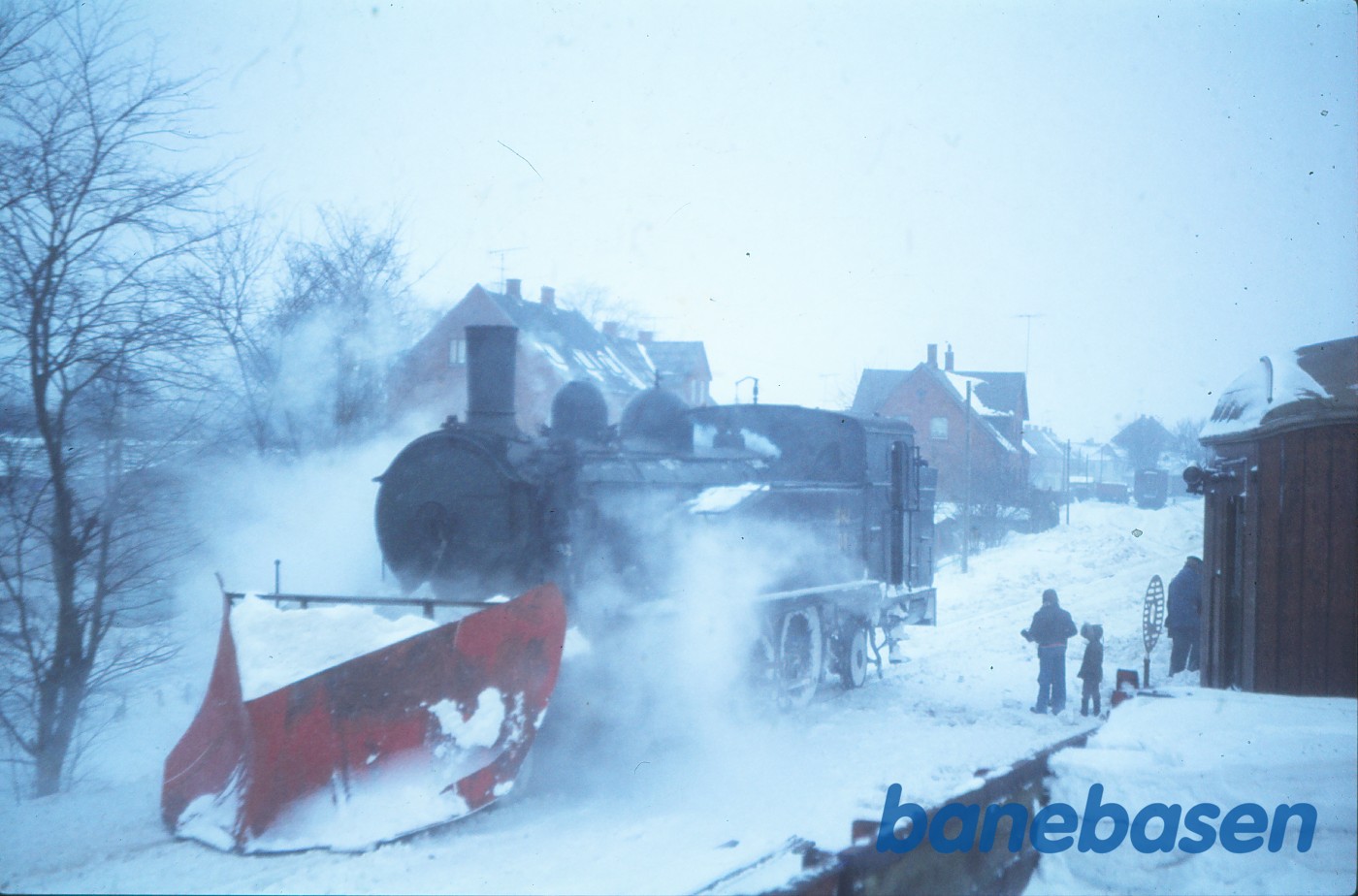 Damplokomotiv nr. 38 med sneplovtog Damplokomotiv nr. 38 med sneplovtog