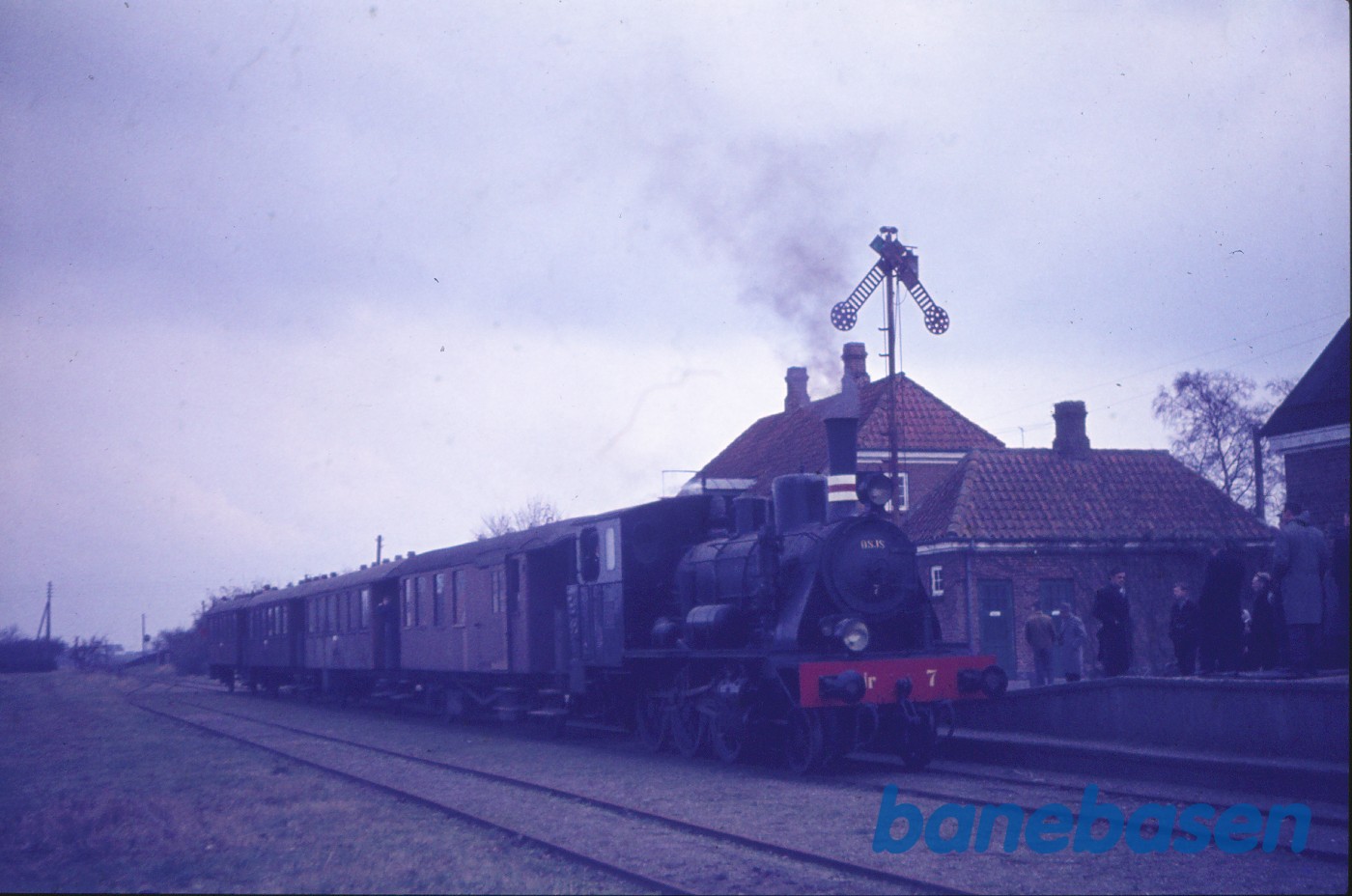 ØSJS nr. 7 med udflugtstog på KRB ØSJS nr. 7 med udflugtstog på KRB