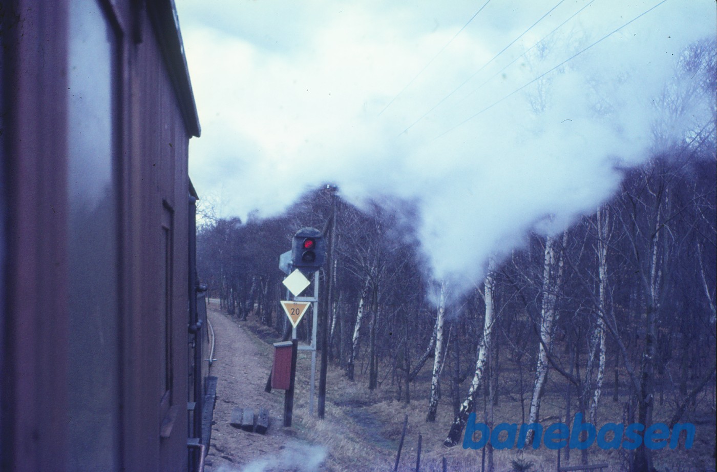 Damplokomotiv nr. 14 med udflugtstog for DJK, ved I-signal på stop Damplokomotiv nr. 14 med udflugtstog for DJK, ved I-signal på stop