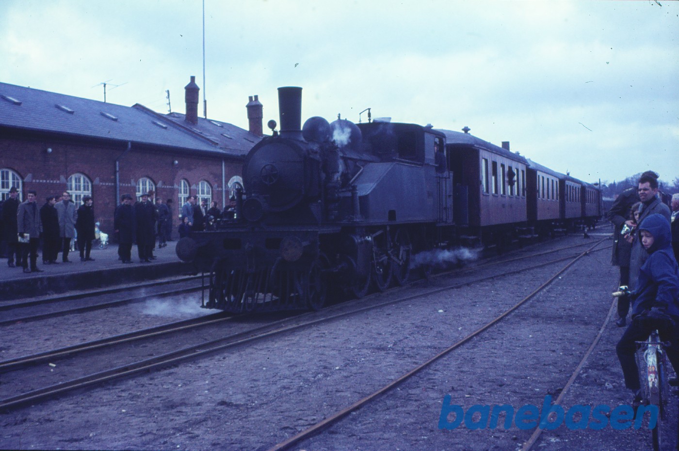 Damplokomotiv nr. 14 med udflugtstog for DJK Damplokomotiv nr. 14 med udflugtstog for DJK