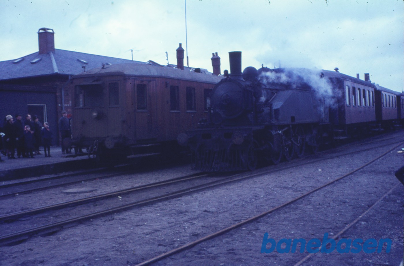 Damplokomotiv nr. 14 med udflugtstog for DJK Damplokomotiv nr. 14 med udflugtstog for DJK