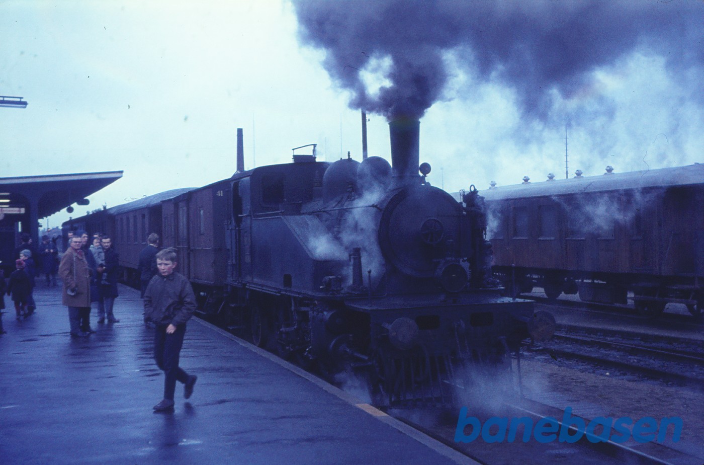 Damplokomotiv nr. 14 med udflugtstog for DJK Damplokomotiv nr. 14 med udflugtstog for DJK