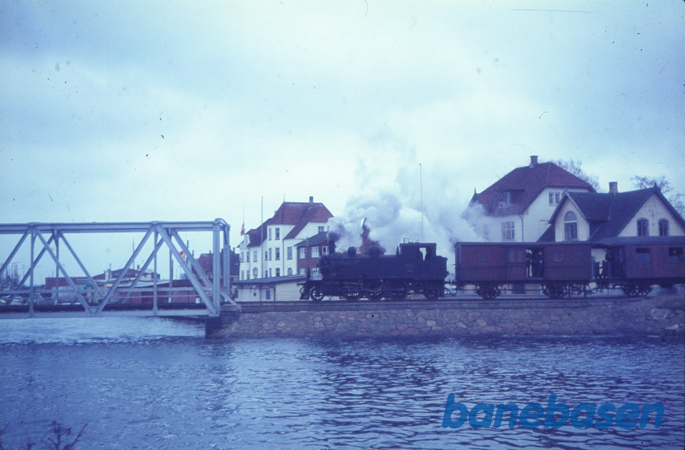 Damplokomotiv nr. 14 med udflugtstog for DJK Damplokomotiv nr. 14 med udflugtstog for DJK