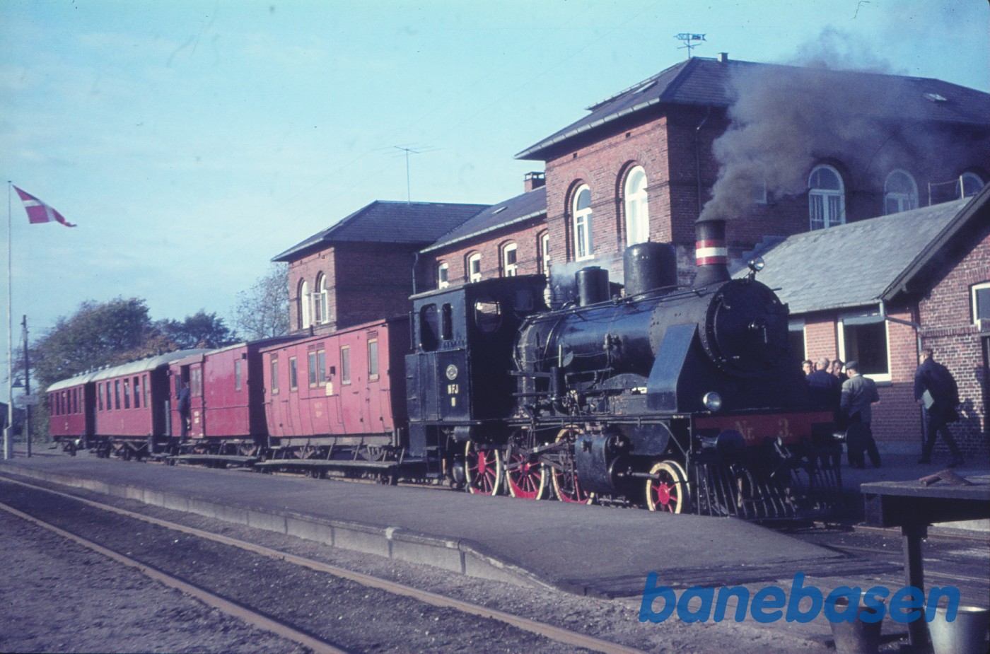 Damplokomotiv nr. 3 med udflugtstog for DJK Damplokomotiv nr. 3 med udflugtstog for DJK