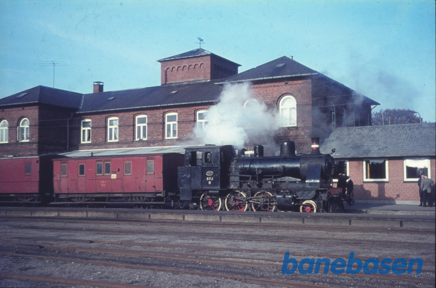 Damplokomotiv nr. 3 med udflugtstog for DJK Damplokomotiv nr. 3 med udflugtstog for DJK