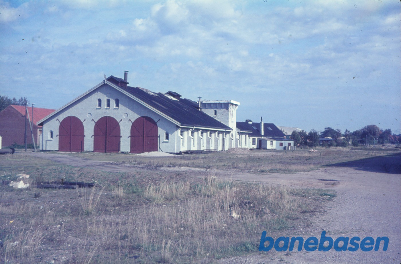 Tidligere remise og værksteder, nu bådebyggeri Tidligere remise og værksteder, nu bådebyggeri