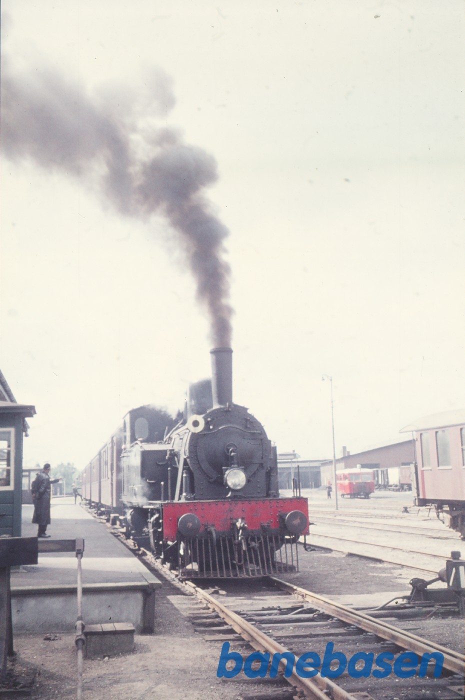 HOJ L 406 med udflugtstog for ??? udkørsel af restauranttog til Vrads ??? HOJ L 406 med udflugtstog for ??? udkørsel af restauranttog til Vrads ???