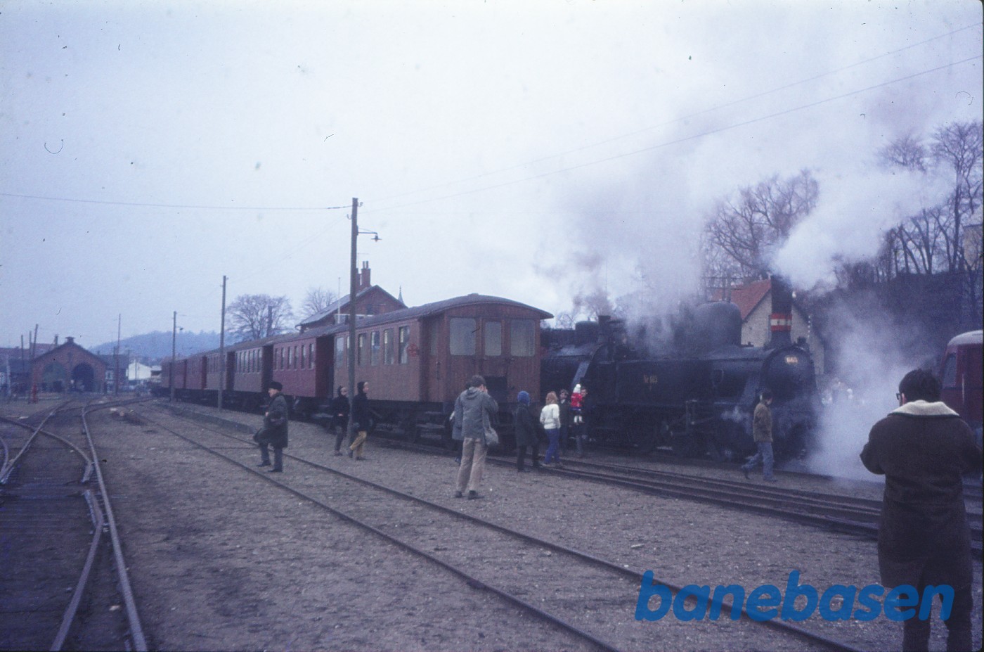 DSB F 665 + VLTJ nr. 5 med udflugtstog (afskedstur) DSB F 665 + VLTJ nr. 5 med udflugtstog (afskedstur)
