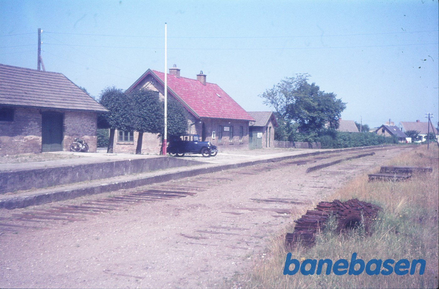 Vegger station efter nedlæggelsen Vegger station efter nedlæggelsen