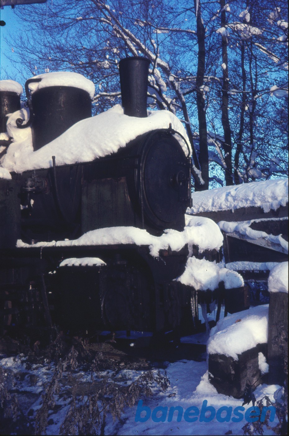 Damplokomotiv B 3 hensat pga revne i fyrboks Damplokomotiv B 3 hensat pga revne i fyrboks