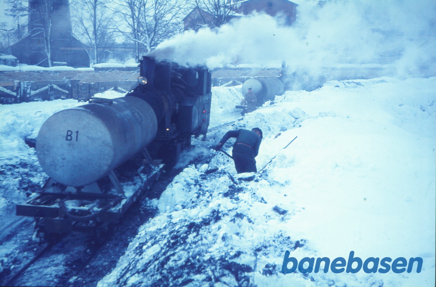 Damplomotiv B 1 + vandvogn B 1 Damplomotiv B 1 + vandvogn B 1