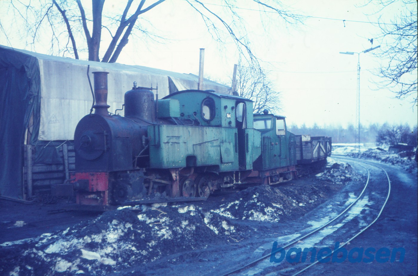 Damplokomotiv ex Gørlev 4 og motorlokomotiv u.nr, ex Højbygaard 8 Damplokomotiv ex Gørlev 4 og motorlokomotiv u.nr, ex Højbygaard 8