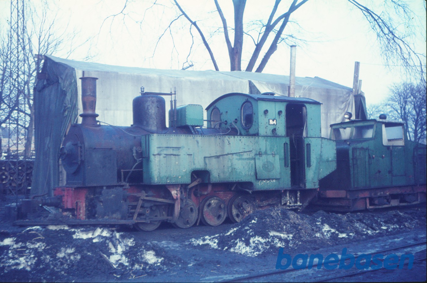 Damplokomotiv ex Gørlev 4 og motorlokomotiv u.nr, ex Højbygaard 8 Damplokomotiv ex Gørlev 4 og motorlokomotiv u.nr, ex Højbygaard 8