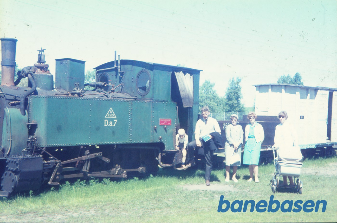 Damplokomotiv DdS-SS Da 7 + godsvogne Damplokomotiv DdS-SS Da 7 + godsvogne