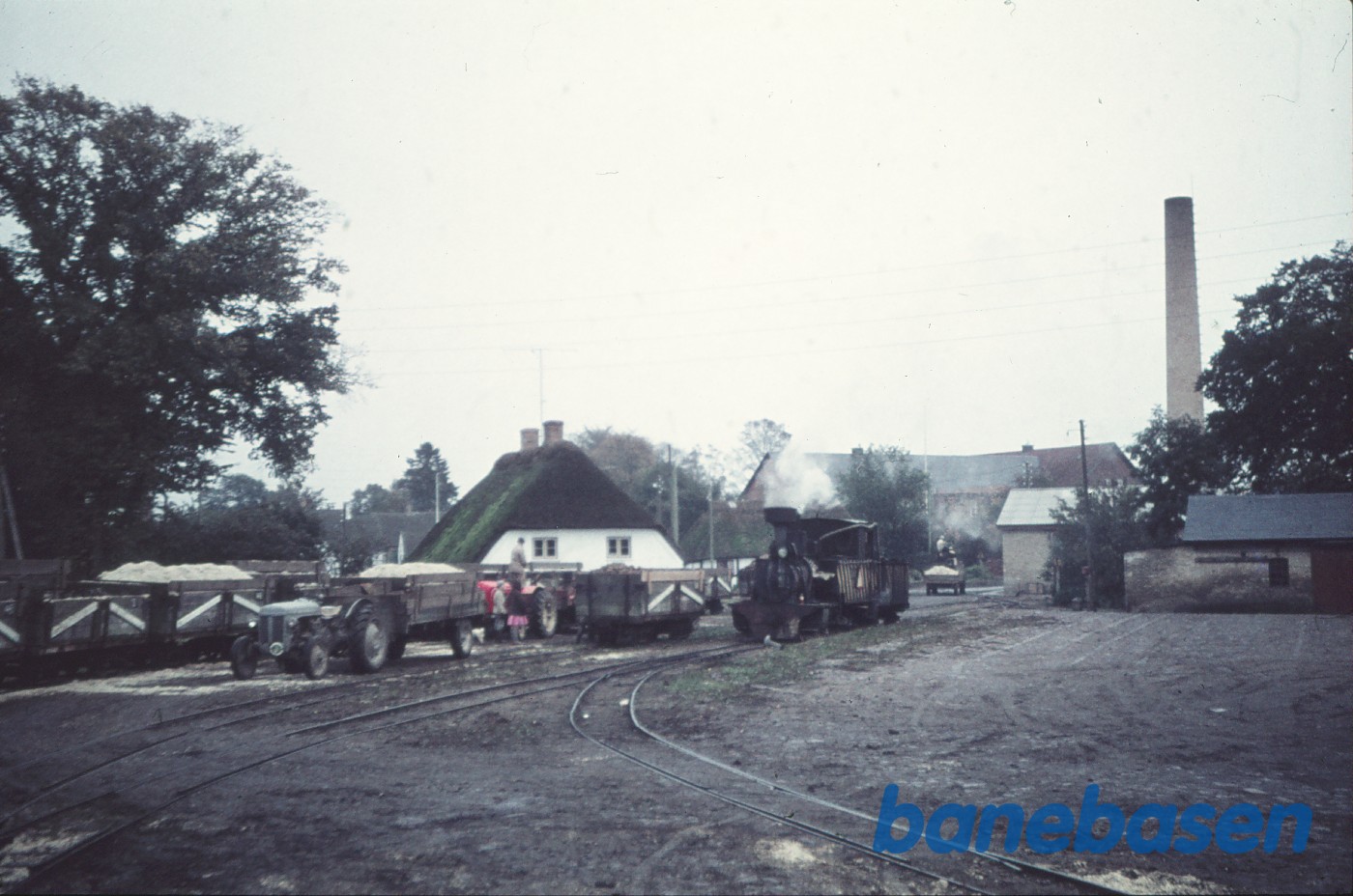 Damplokomotiv og vogne Damplokomotiv og vogne